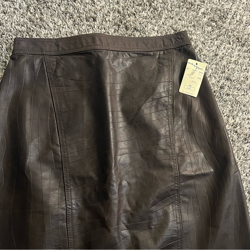 Vintage 80s NWT textured brown leather Skirt - Picture 2 of 4
